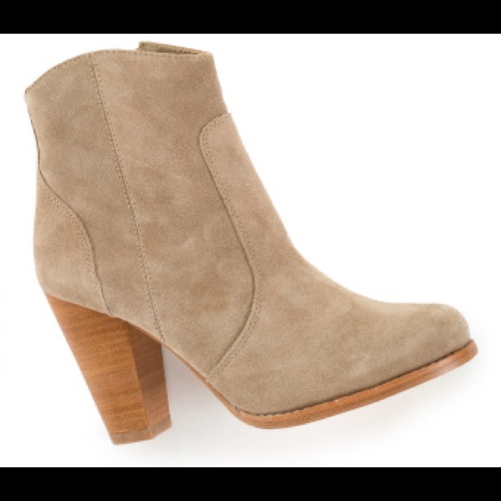 Brand New Joie Dalton Booties! (Cement, 7.5)